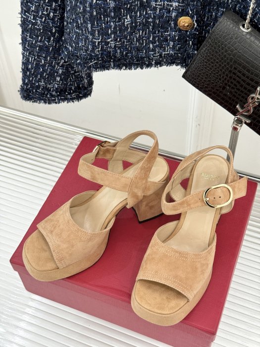 Босоножки фото 2