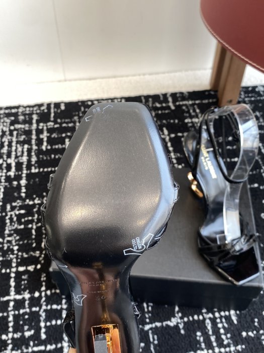 Босоножки фото 9