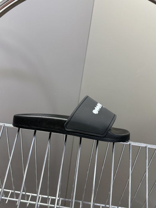 Шлепанцы фото 5