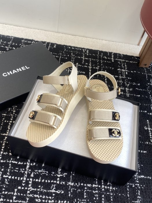 Сандалі жіночі фото 5