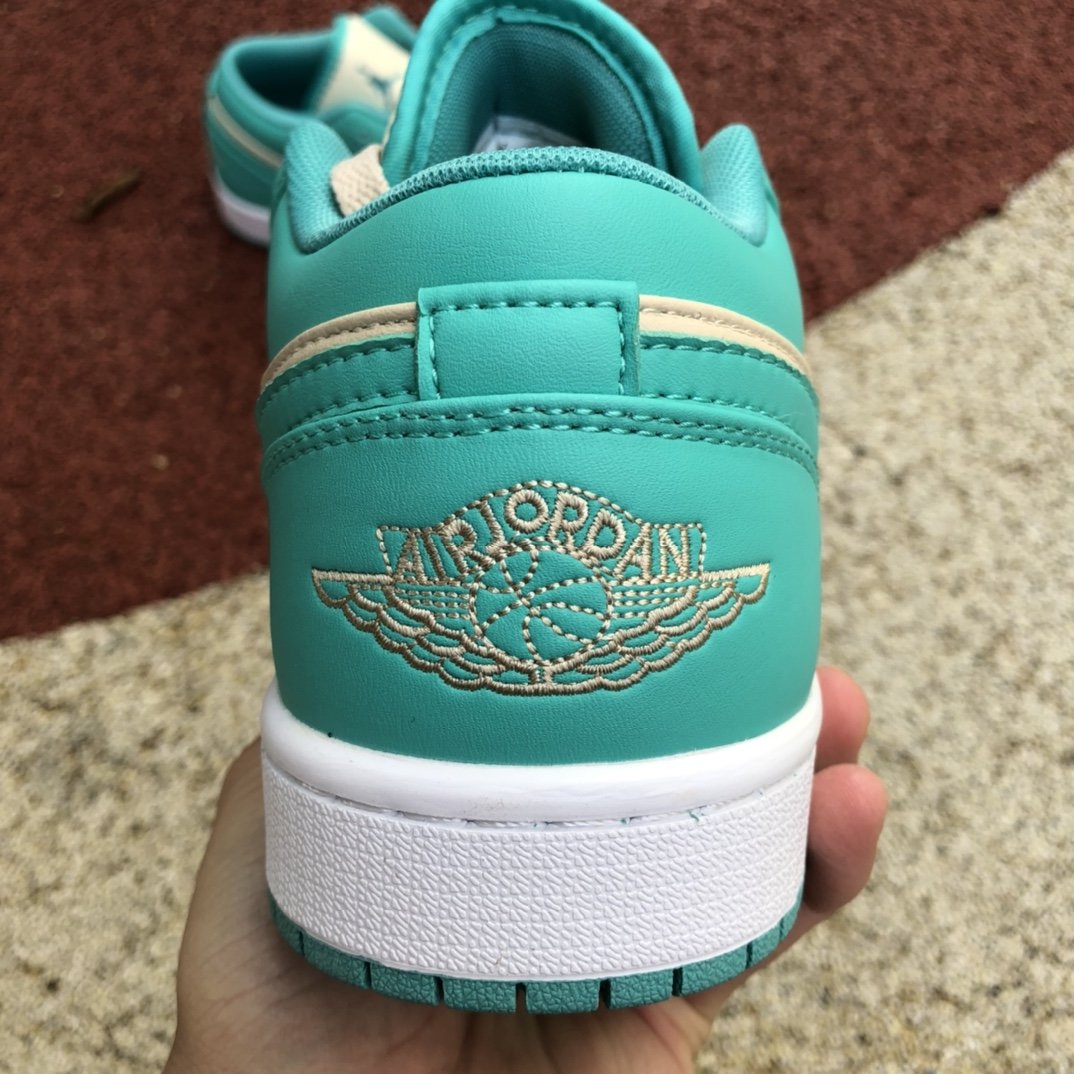 Кросівки Air Jordan 1 Low фото 2