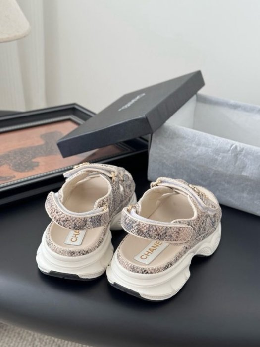 Сандалии женские фото 7