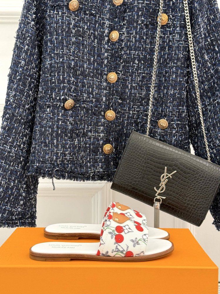 Шлепанцы женские