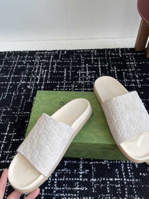 Шлепанцы фото 7