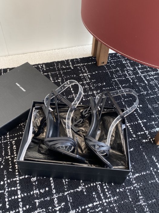 Босоножки фото 3