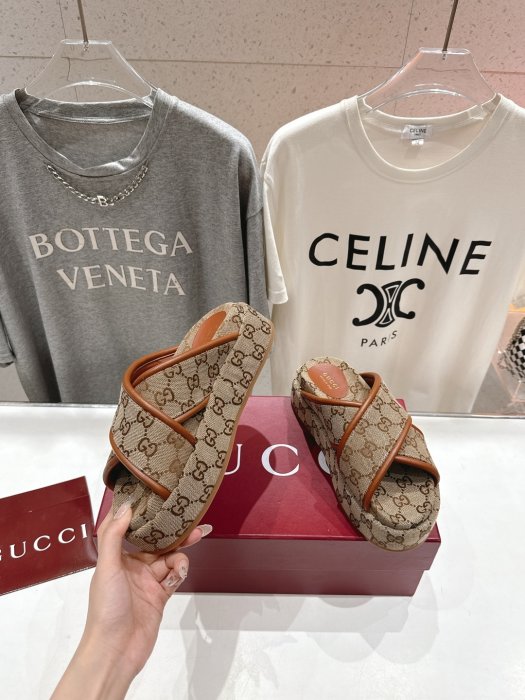 Шлепанцы фото 3