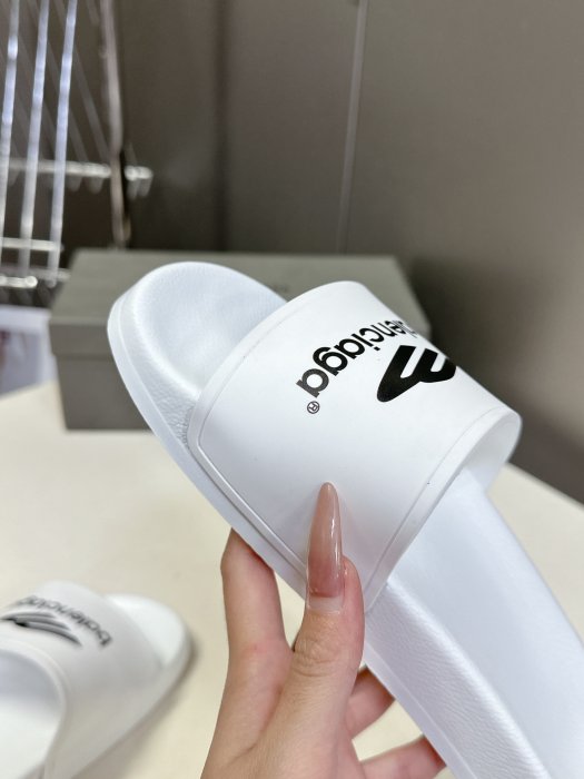 Шлепанцы фото 7