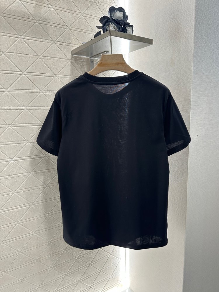 T-shirt women's фото 2