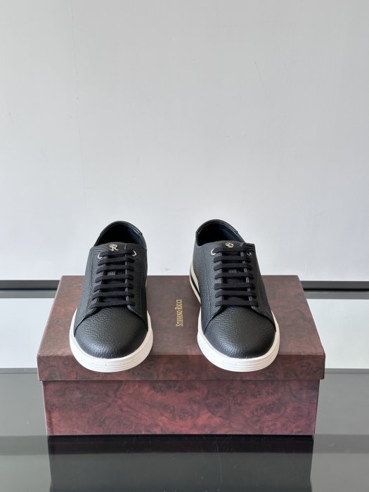 Кросівки фото 2