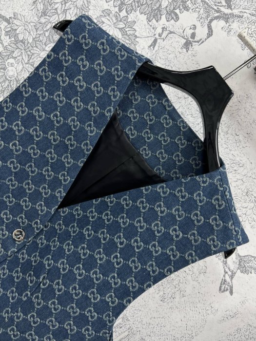 Costume female фото 4