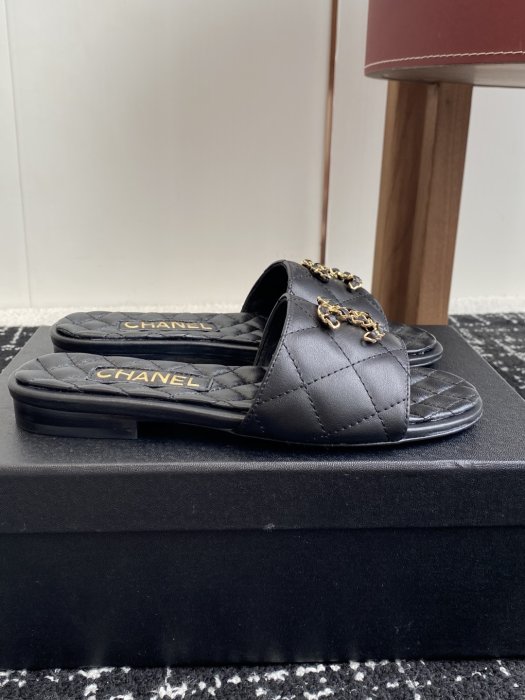 Шльопанці жіночі фото 2