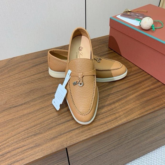 Лоферы женские фото 3