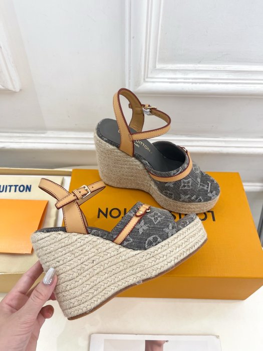 Босоніжки фото 4