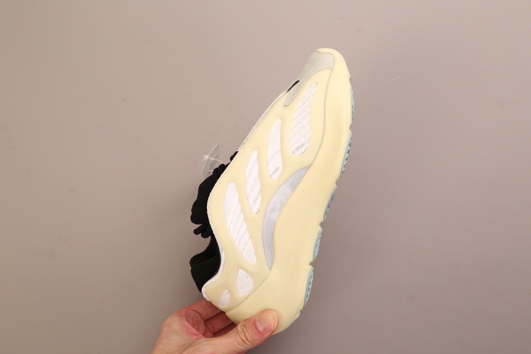 Кроссовки Yeezy 700 V3 Azael - FW4980 фото 6