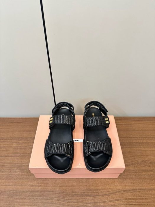 Сандалі жіночі фото 4