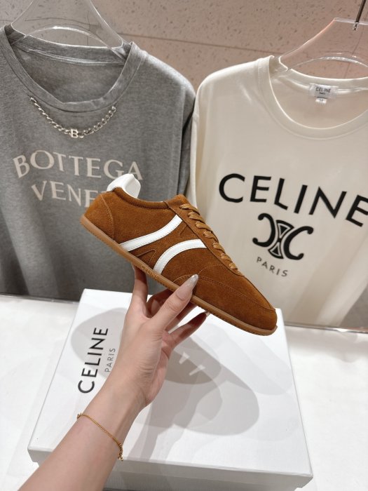 Кросівки фото 5