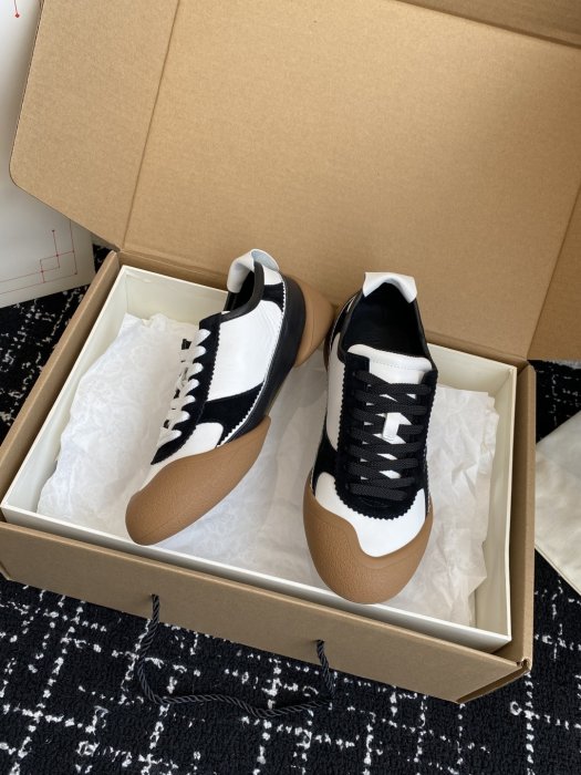 Кросівки фото 5