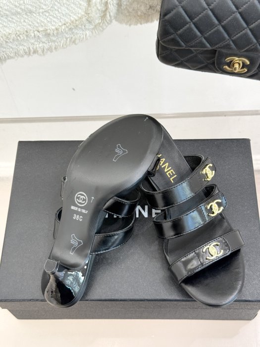 Босоножки фото 9