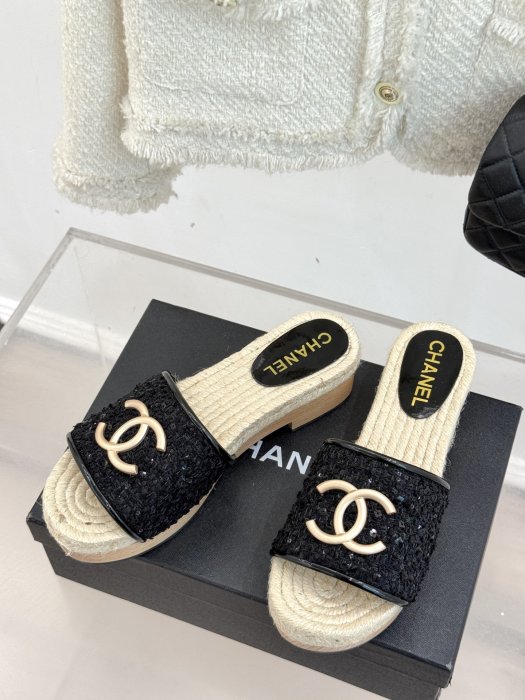 Шлепанцы женские фото 2