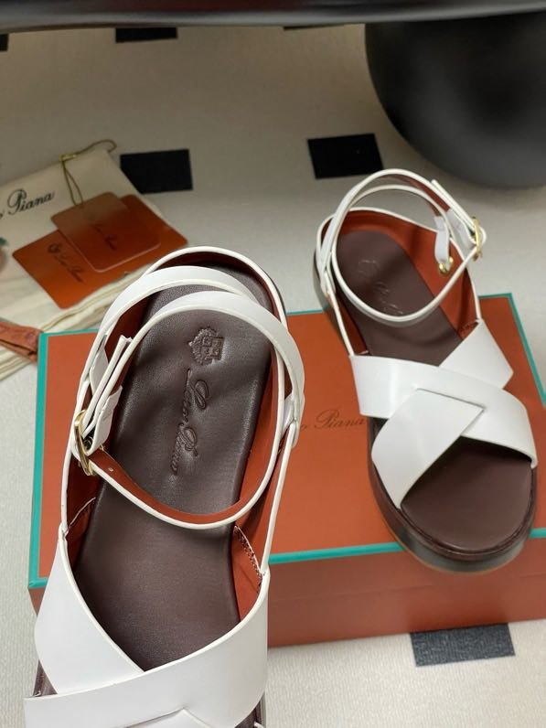 Сандалі  шкіряні жіночі фото 6