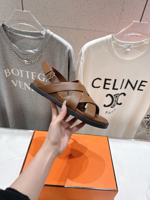 Сандалі жіночі фото 5