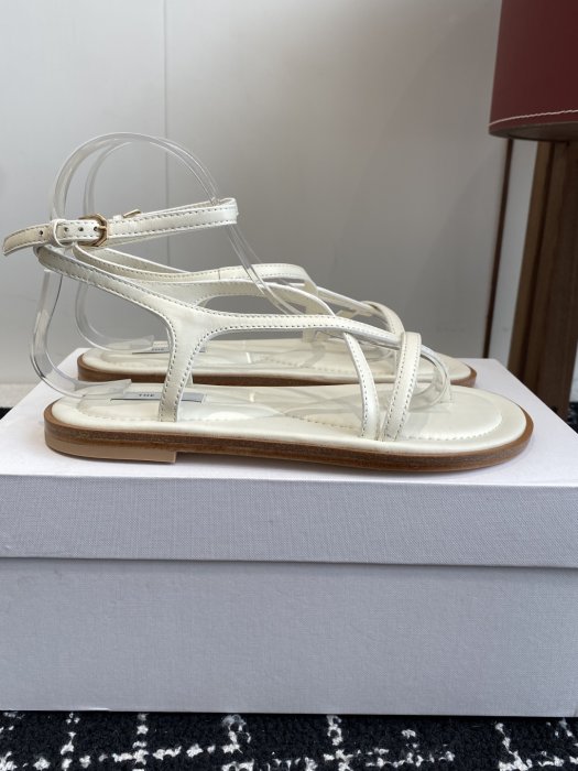 Сандалі жіночі фото 2