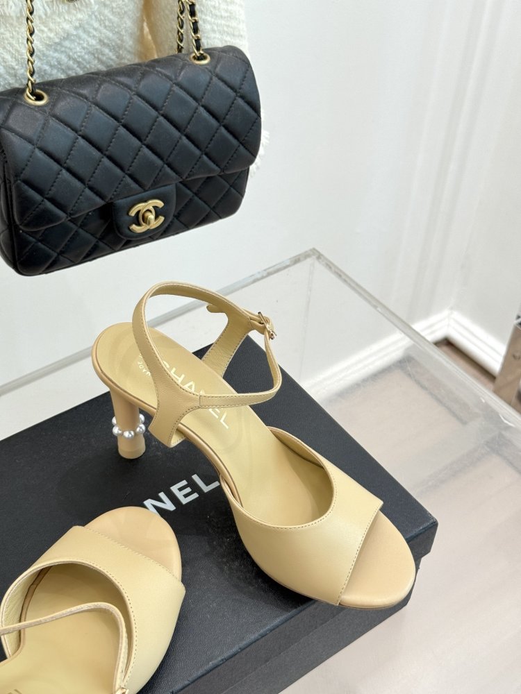 Босоножки фото 5