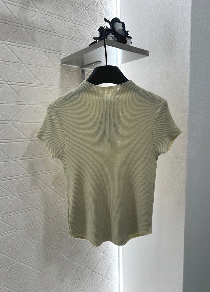 Футболка жіноча фото 2