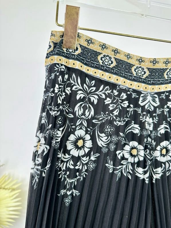 Long skirt of series ILLUMINATE фото 8