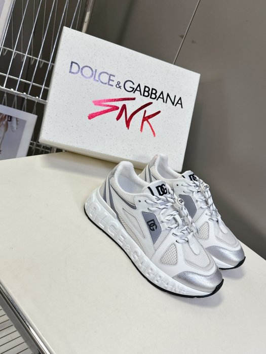 Кросівки фото 2