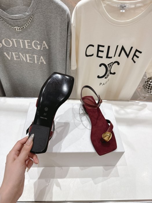 Сандалии женские фото 9