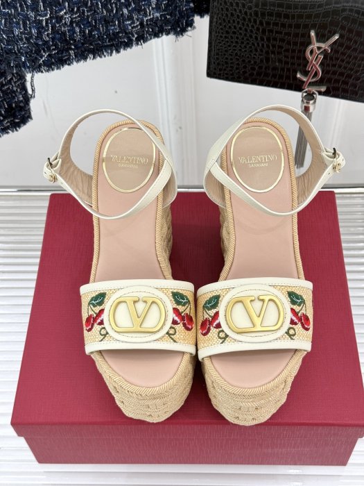 Босоножки фото 4