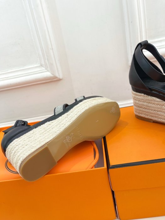 Босоножки фото 9