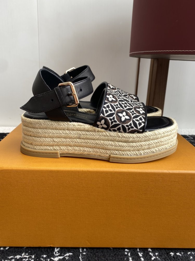 Сандалии женские фото 2