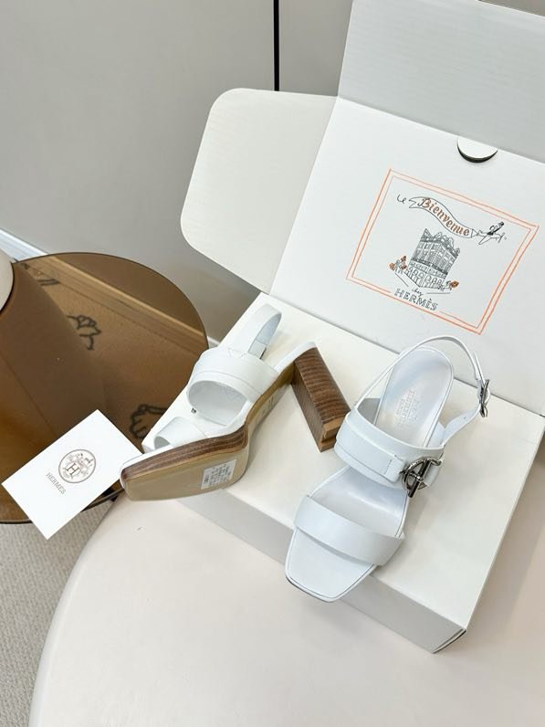 Босоножки фото 5