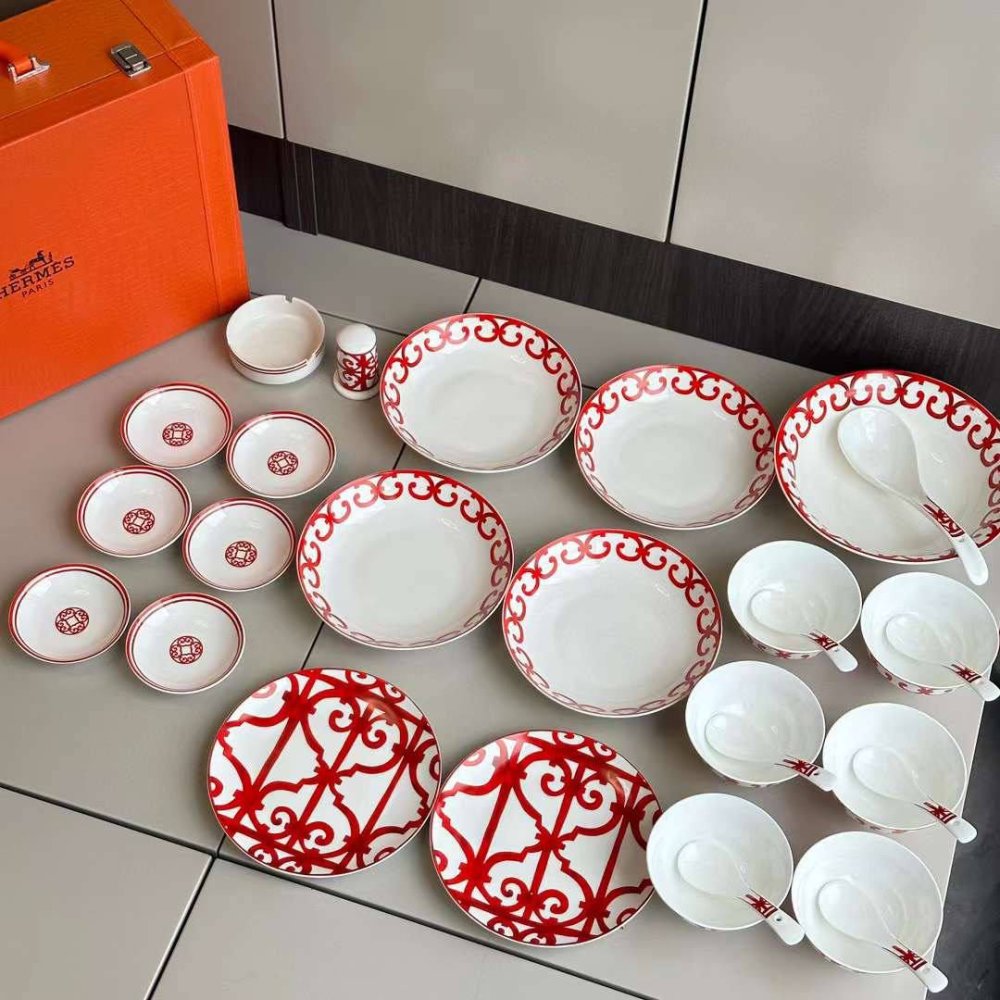 Набор фарфоровой посуды из 28 предметов фото 5