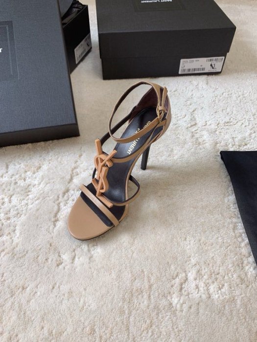 Босоножки фото 8