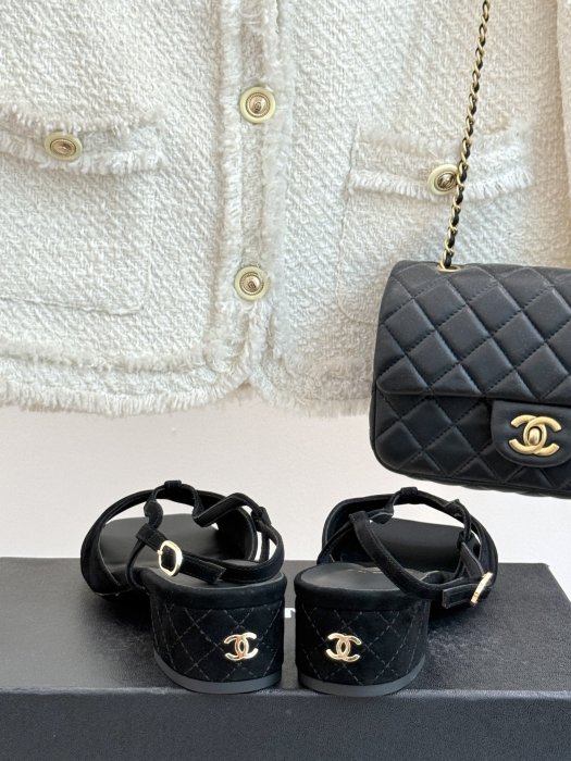 Босоножки фото 6