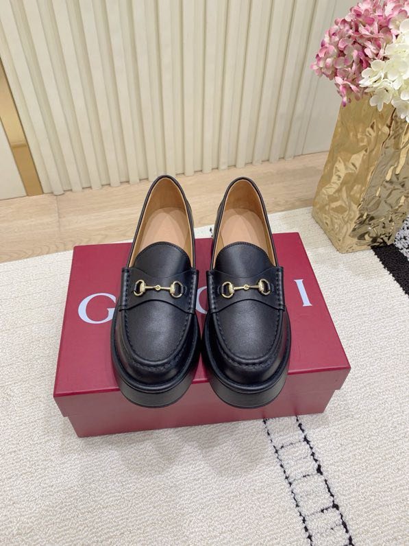 Лоферы женские на платформе