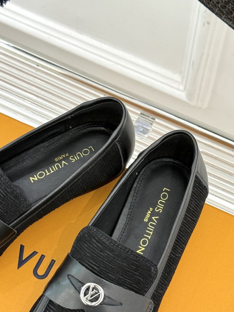 Туфли женские фото 8