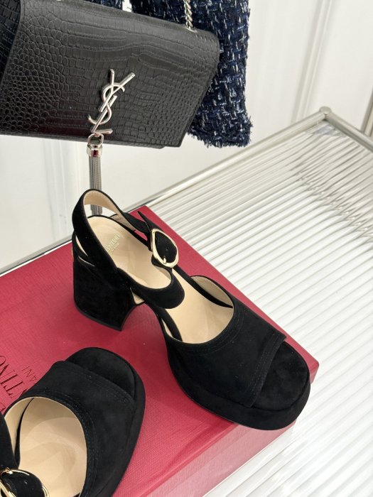 Босоножки фото 5