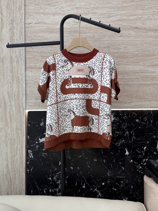 Футболка женская