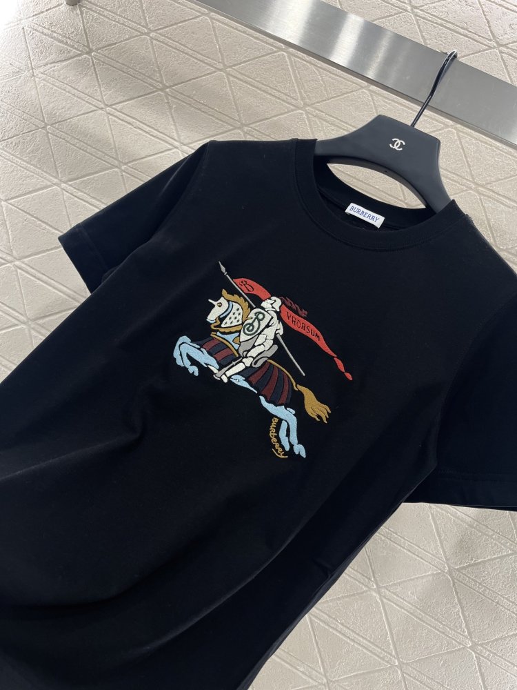 Футболка жіноча фото 7