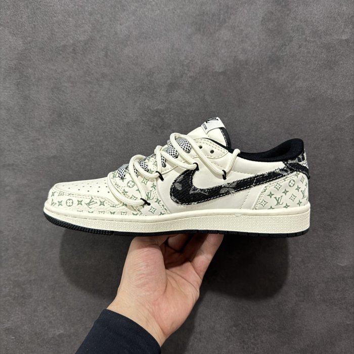 Кроссовки Travis Scott x Fragment Design x Air Jordan 1 Low фото 2