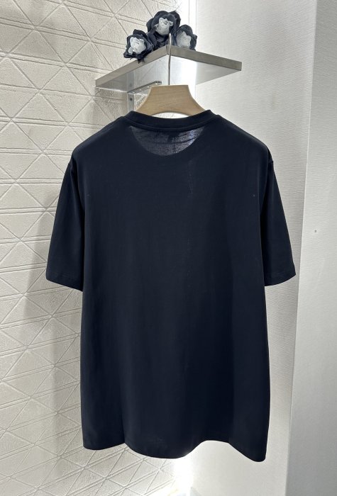 T-shirt women's фото 2