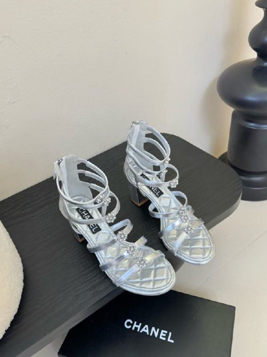 Sandals фото 4