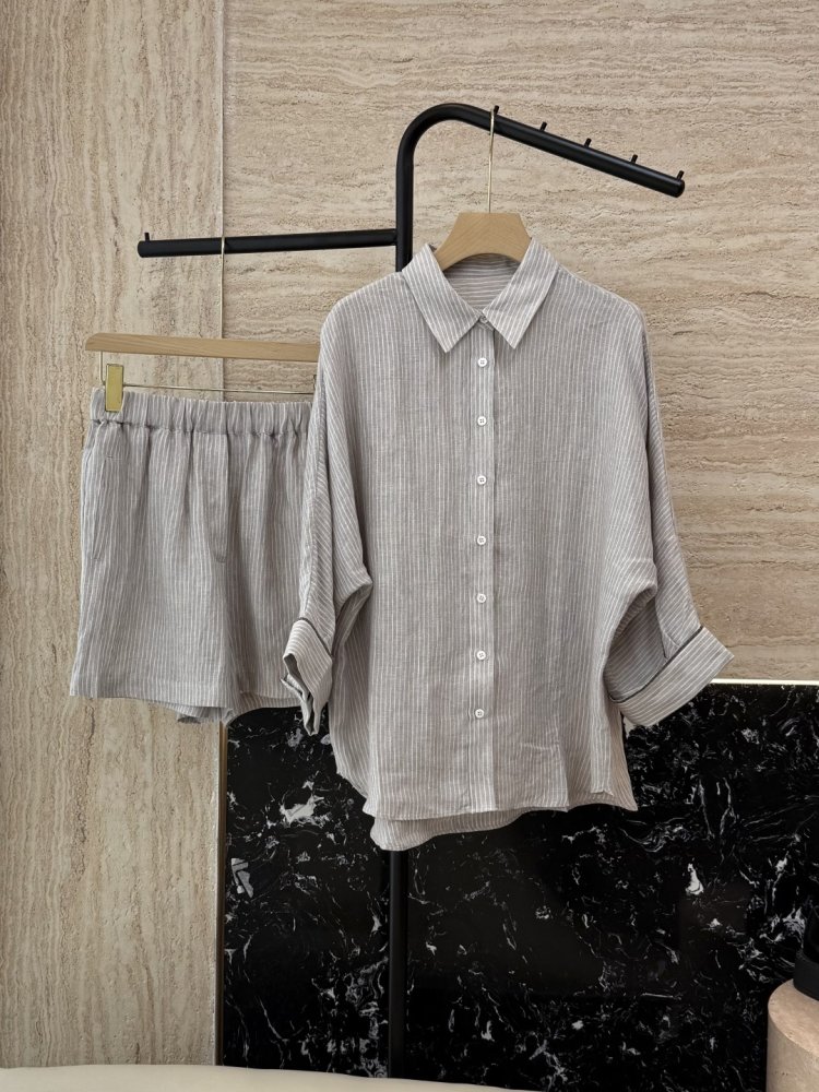 Костюм женский