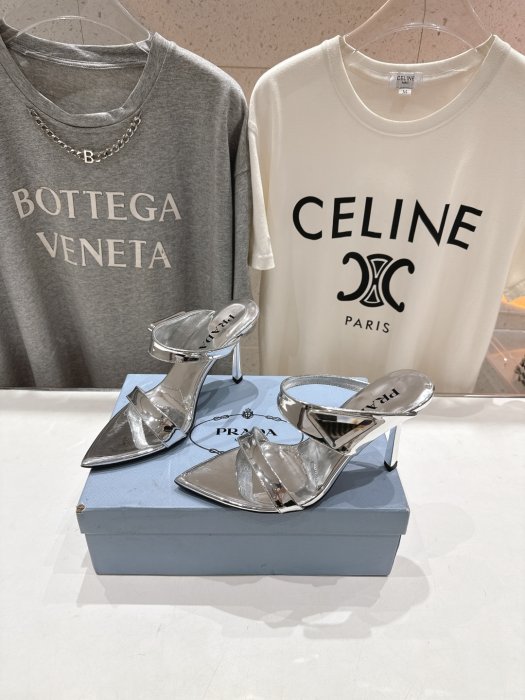 Босоножки фото 3