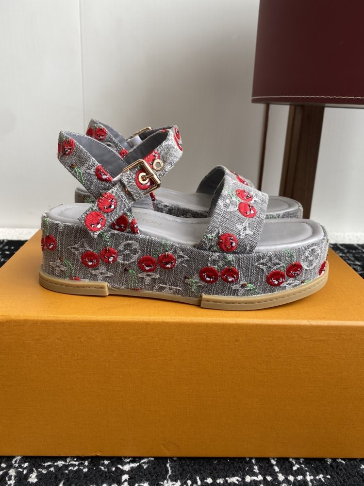 Сандалии женские фото 2