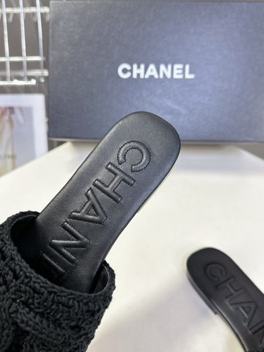 Шлепанцы женские фото 3